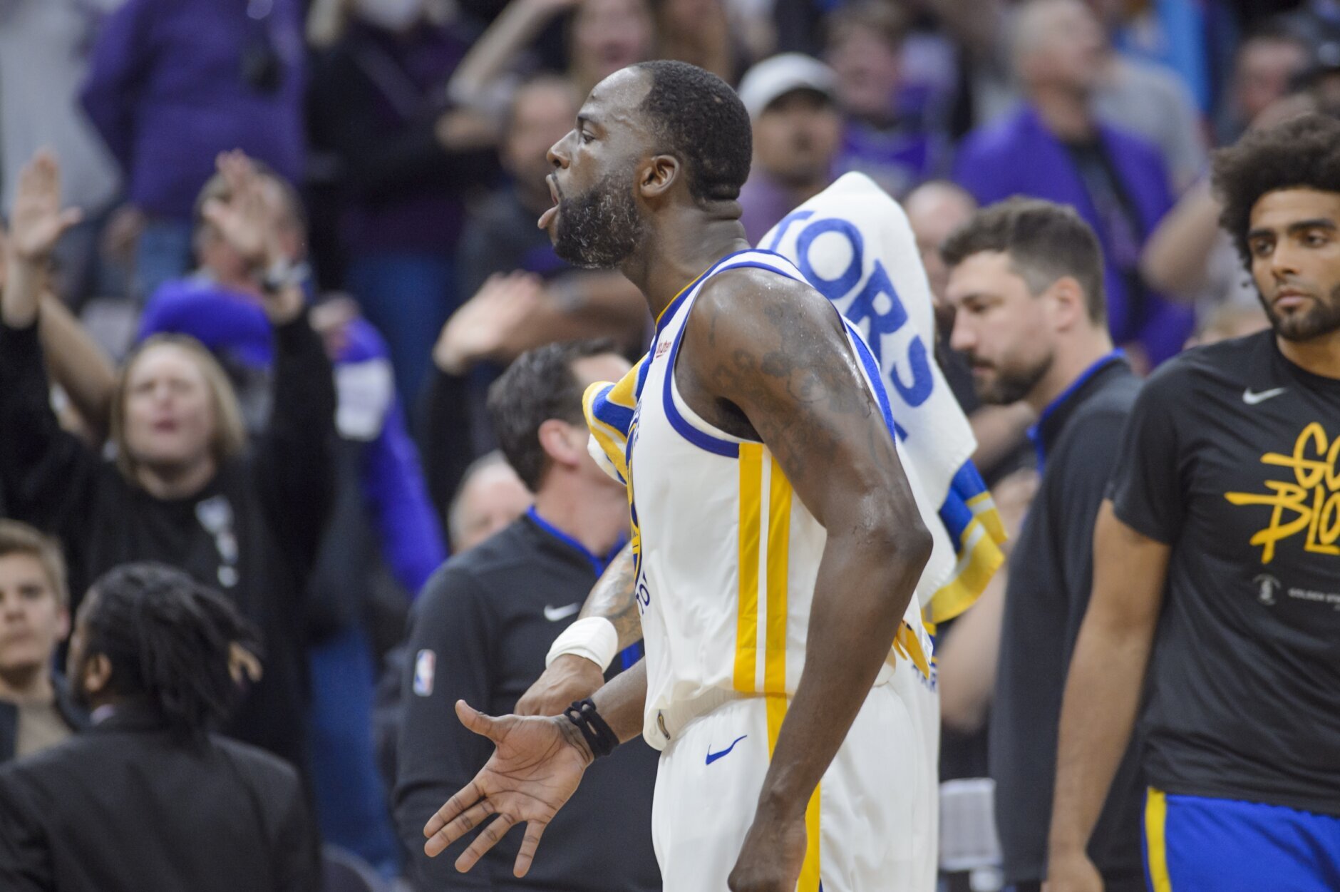 Klay Thompson shouts out his brother after big hit