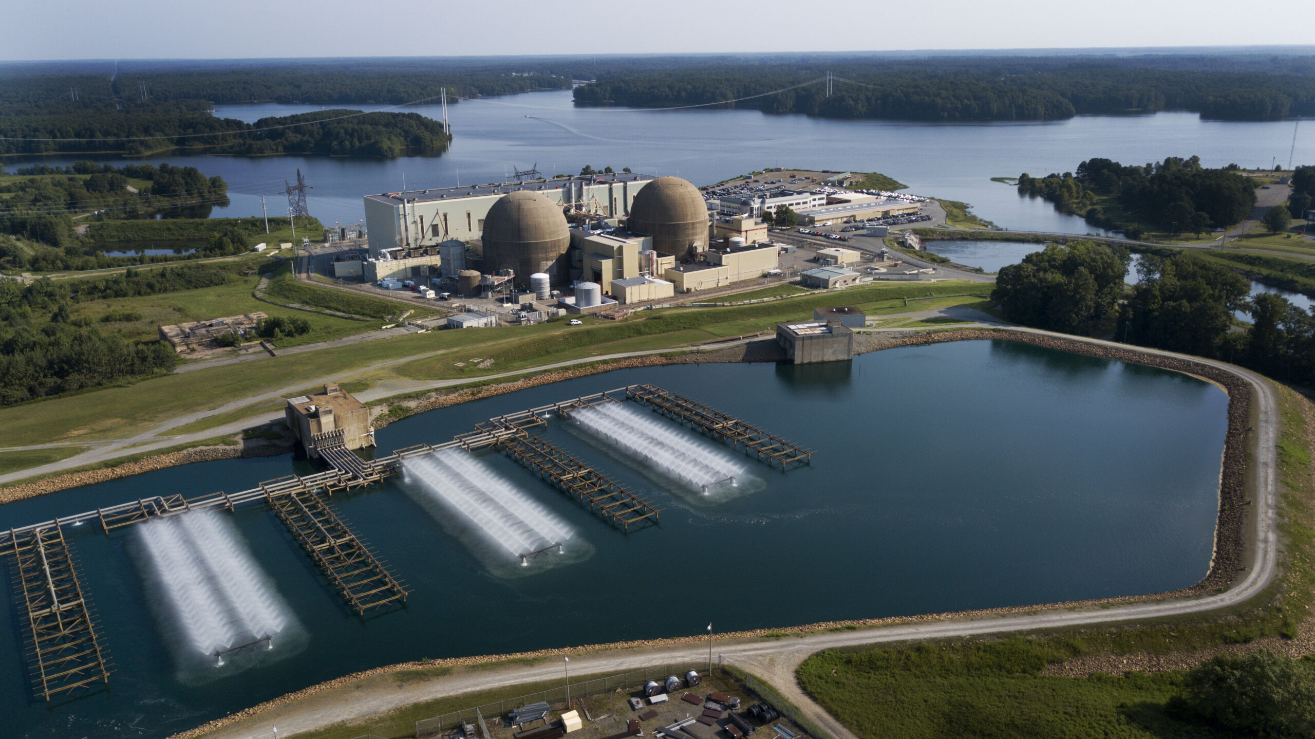 Amazon strikes deal to develop nuclear power at Va.’s Lake Anna – WTOP News