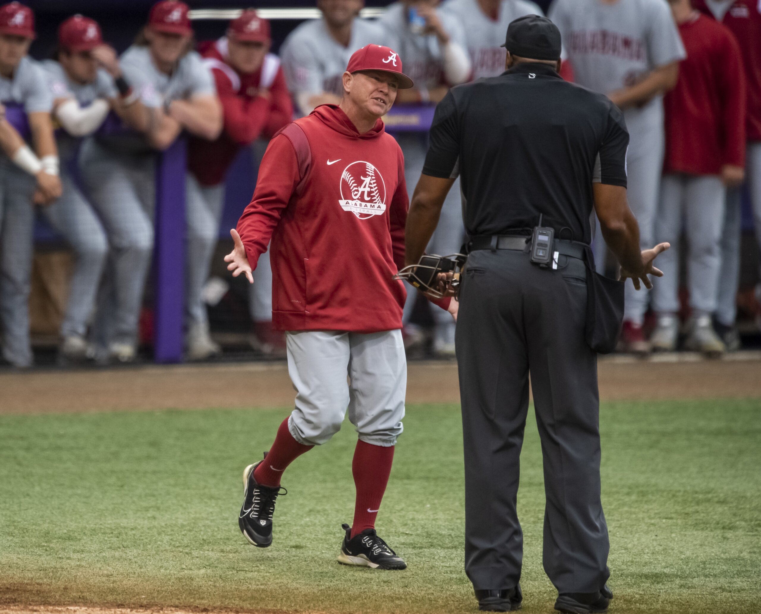 alabama-fires-baseball-coach-after-report-of-suspicious-bets-wtop-news