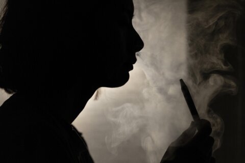Australian government cracks down on smoking and vaping