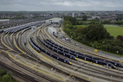 UK economy grows sluggishly in 1st quarter as double-digit inflation curbs consumers spending