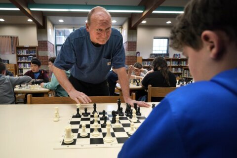 Real-life 'The Queen's Gambit': Custodian leads school chess teams in Maine