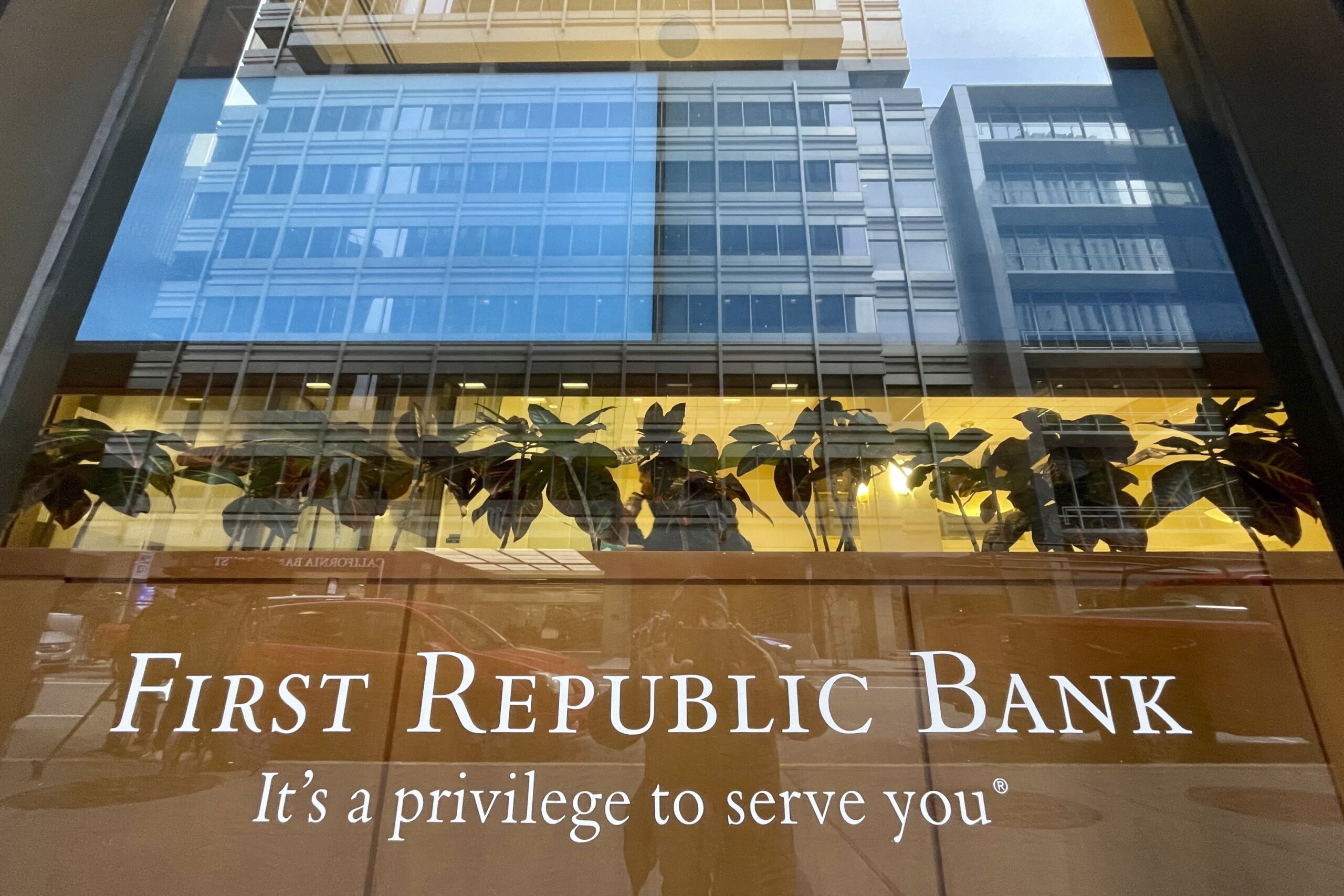 Bank stocks continue to fall following First Republic demise WTOP News
