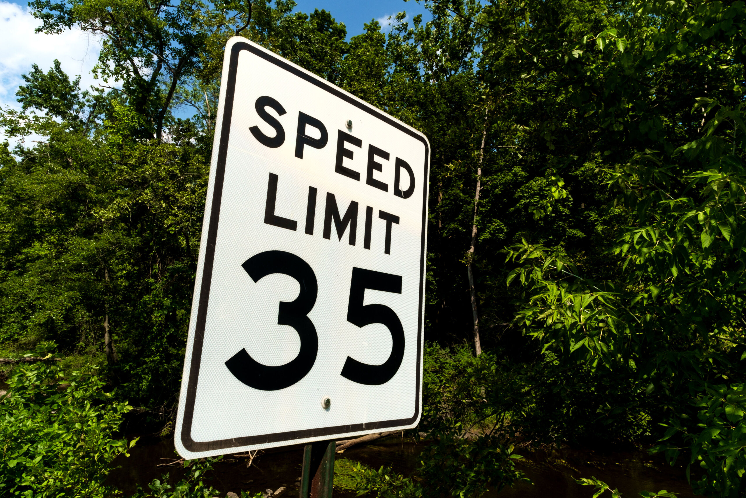 speed limit 35 road sign