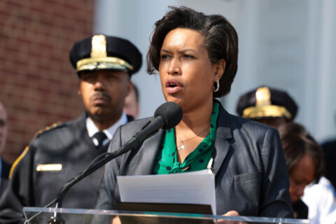 Mayor Bowser names interim DC police chief to replace Contee