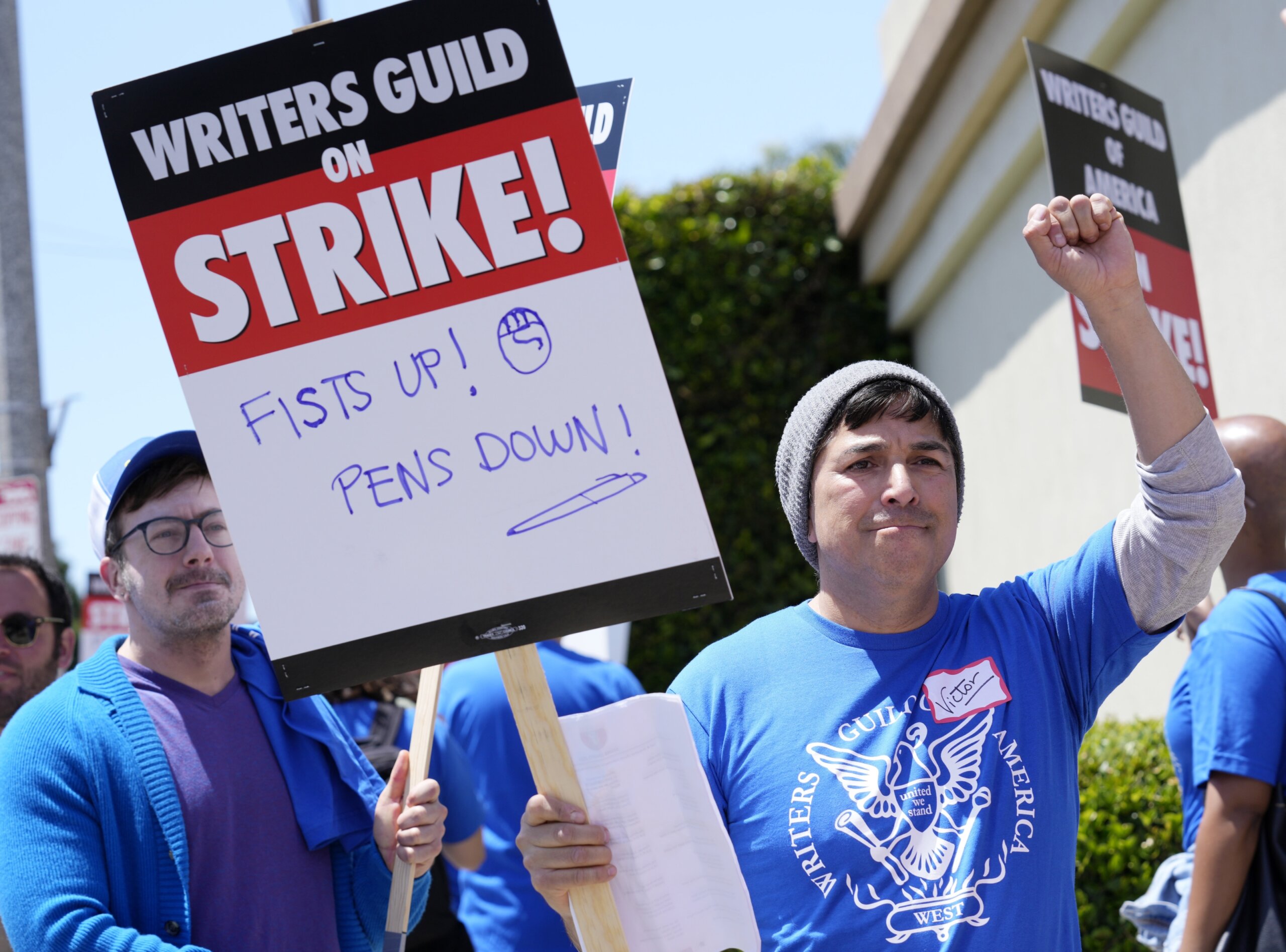 writers-strike-looks-to-be-a-long-fight-as-hollywood-braces-wtop-news