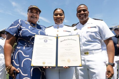 First African American mother, daughter graduate from US Naval Academy in Annapolis