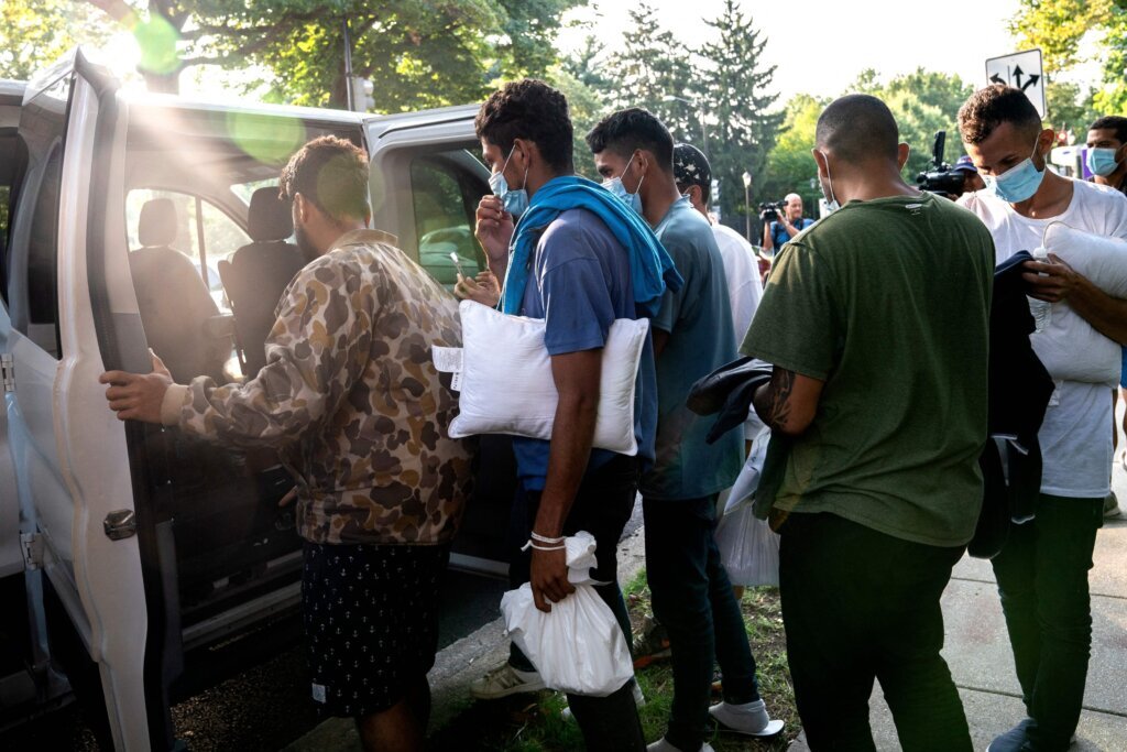 Suspenden servicios de alojamiento para inmigrantes recién llegados a DC