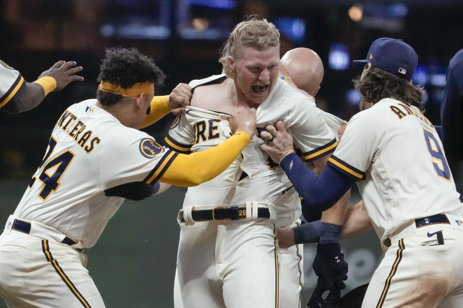 Joey Wiemer's 10th-inning single lifts Brewers over Orioles 4-3 - WTOP News