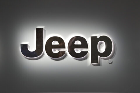 Chrysler recalling more than 330,000 Jeep Grand Cherokees due to steering wheel issue
