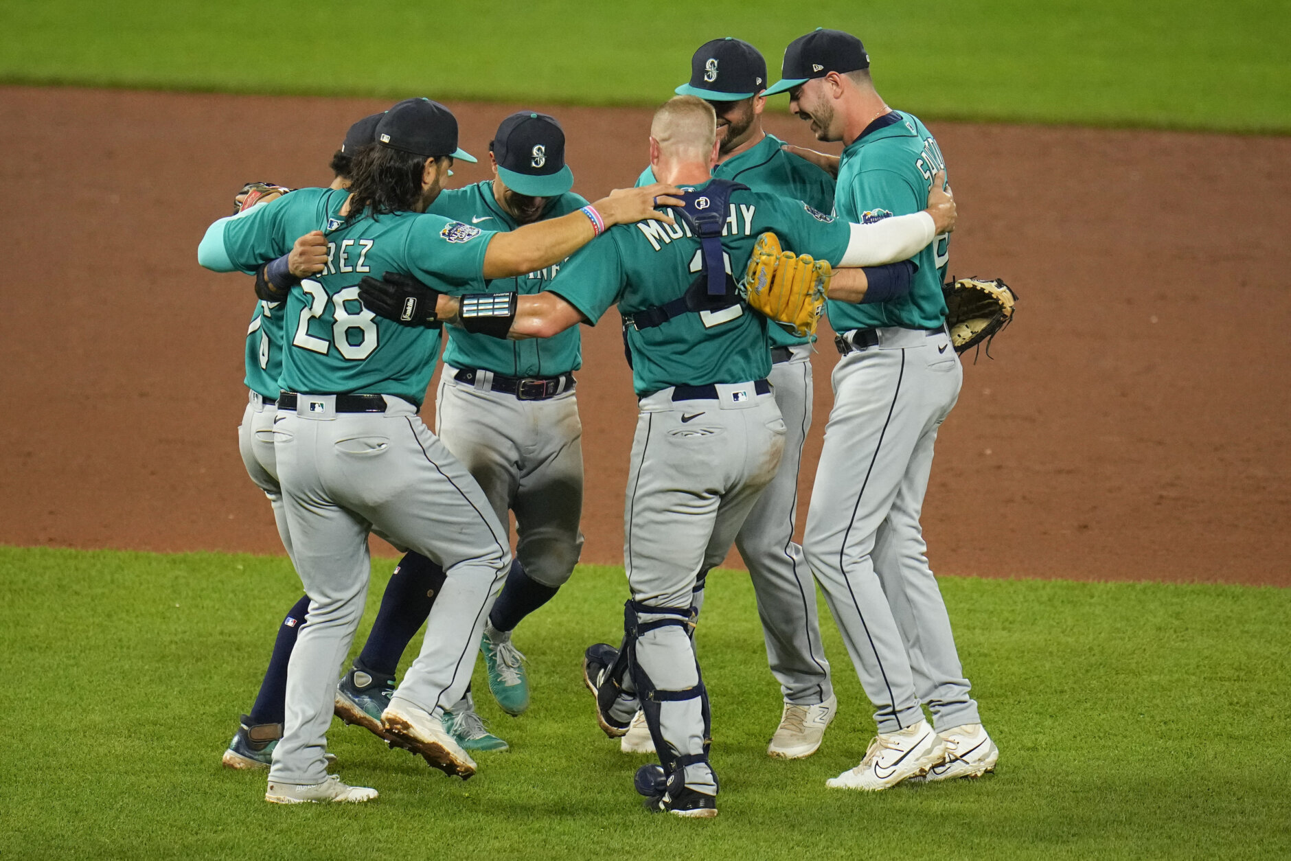 Mariners score 7 in the 8th to cap a 13-1 win over the Orioles - WTOP News