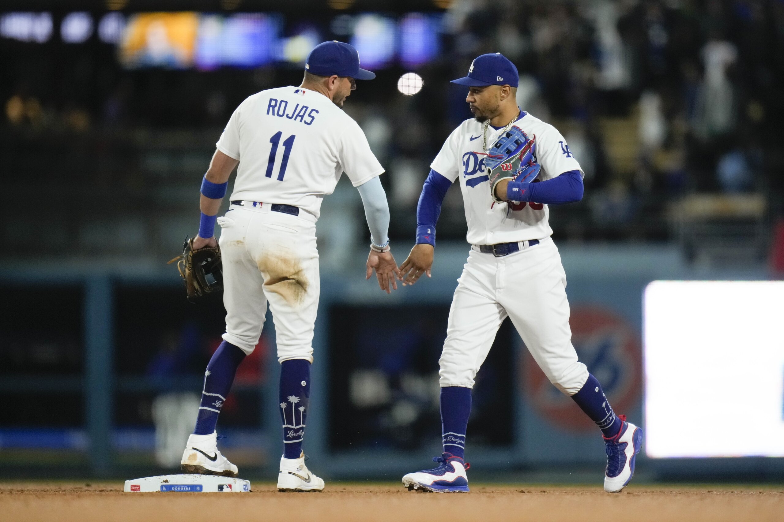 Los Angeles Dodgers beat Houston Astros 3-1 in World Series opener, Baseball News