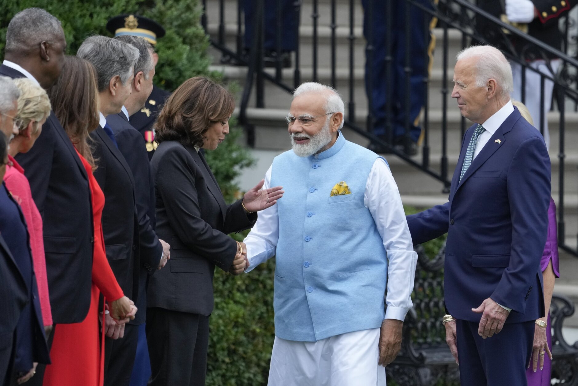 Biden and Modi cheer booming economic ties in visit that also reckoned with  India's record on rights - WTOP News