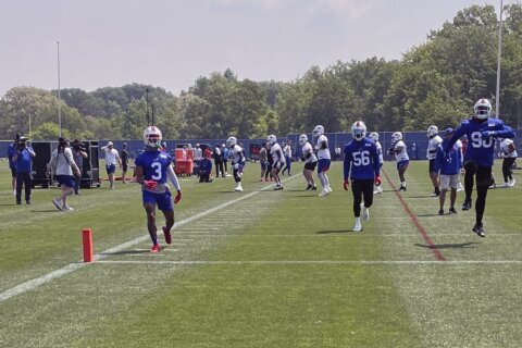 Bills’ Damar Hamlin takes next step in recovery by practicing fully 6 months since cardiac arrest