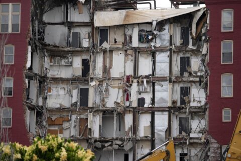 Cracked floors, bowed walls: Many warnings but no action at Iowa building before deadly collapse