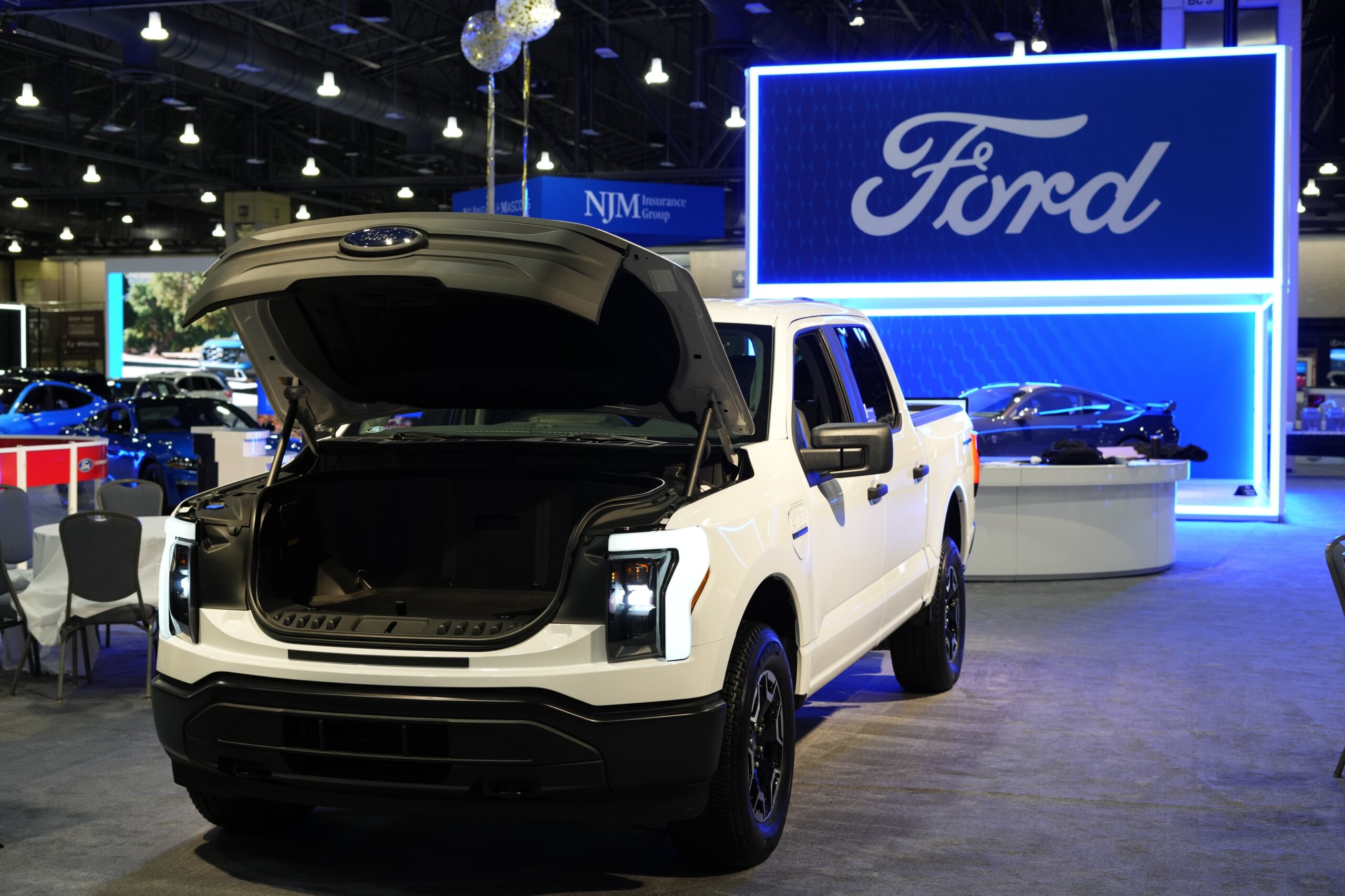 Ford cuts production of F150 Lightning pickup on weakerthanexpected