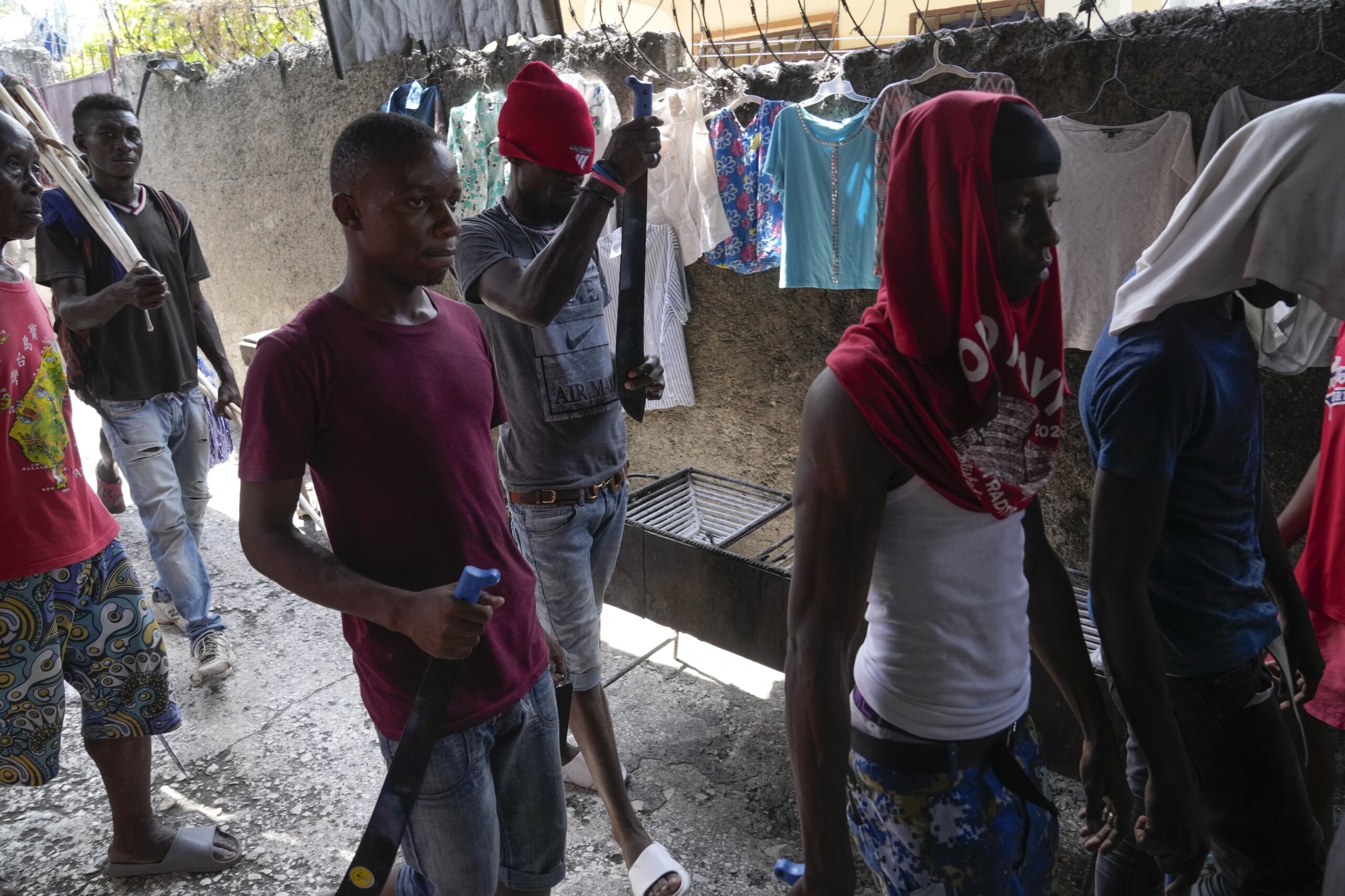 Vigilantes in Haiti strike back at gangsters with brutal street justice ...