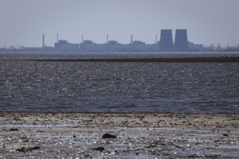 Intense fighting reported in Ukraine as last nuclear reactor is shut down amid flooding