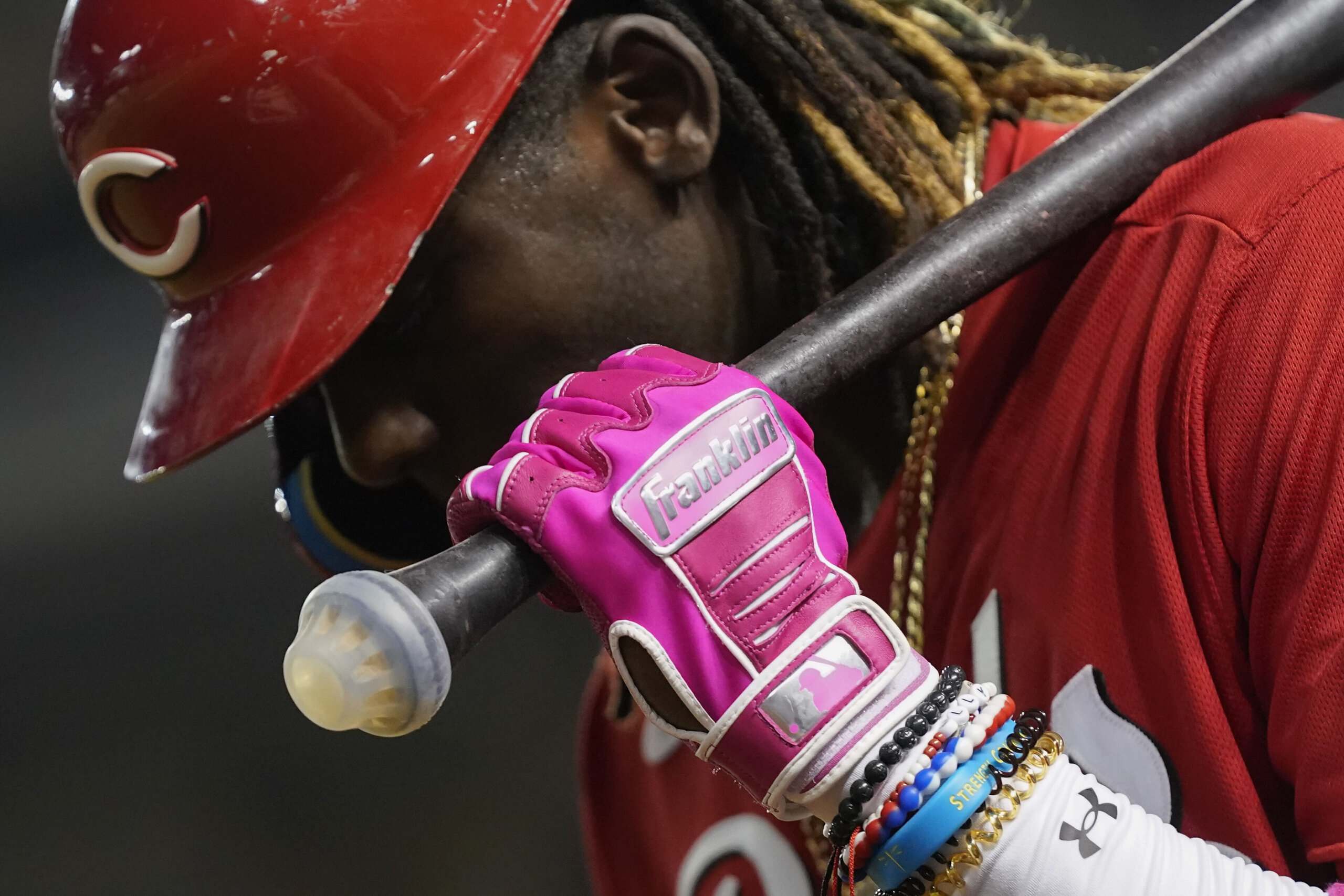 De La Cruz hits long homer with knob cover as Cincinnati Reds beat  Washington Nationals 9-2