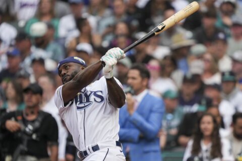 Astros and Rays play, winner secures 3-game series