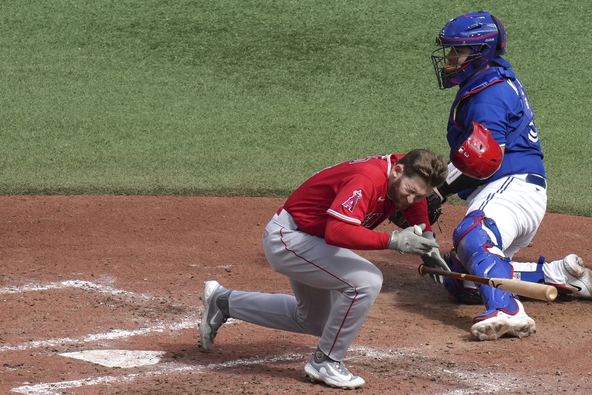 Angels' Ward taken to hospital after being struck in face by Blue Jays'  Manoah