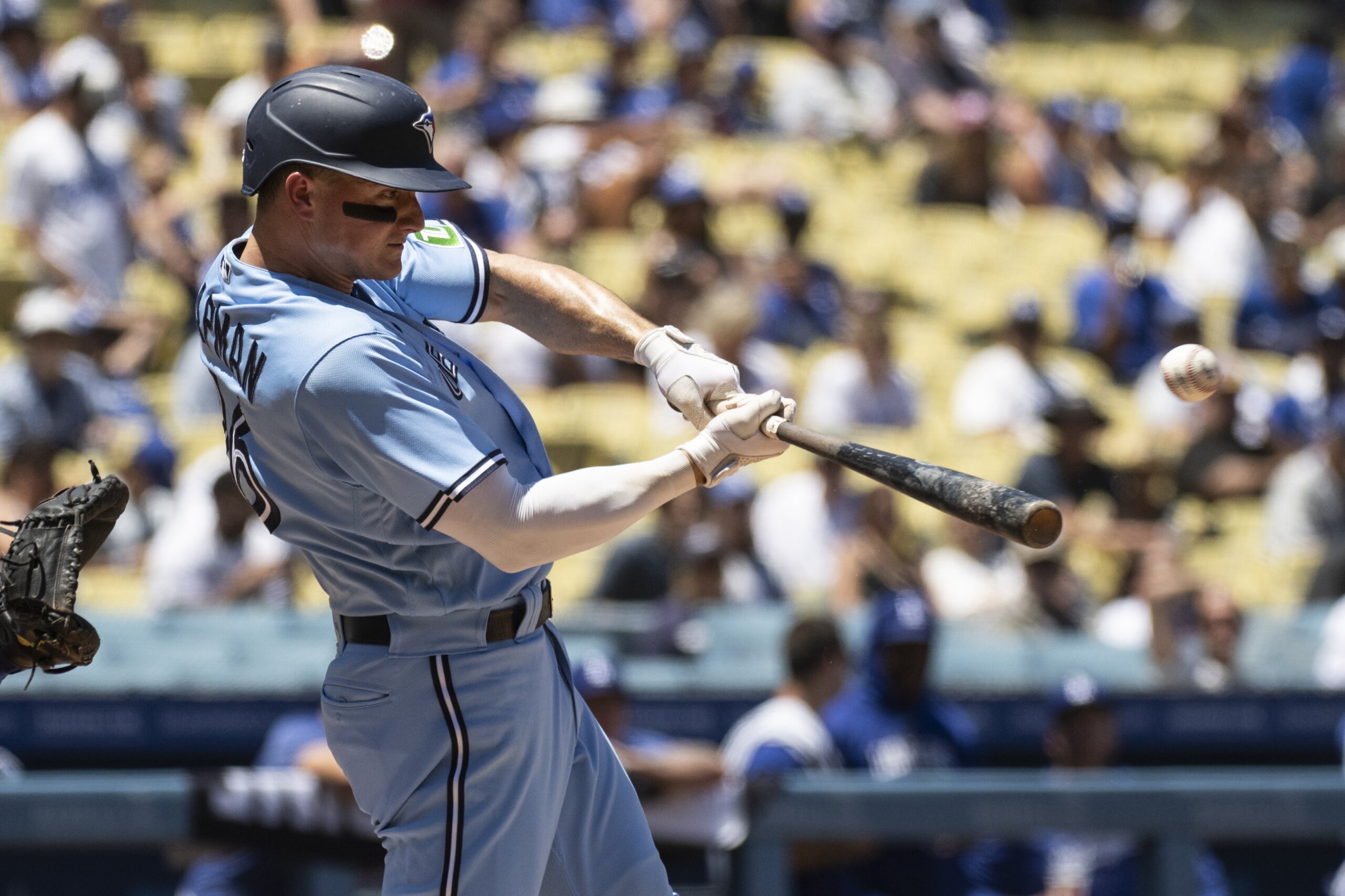 James Outman's double in 10th completes Dodgers' comeback for an 8-7  victory over Blue Jays