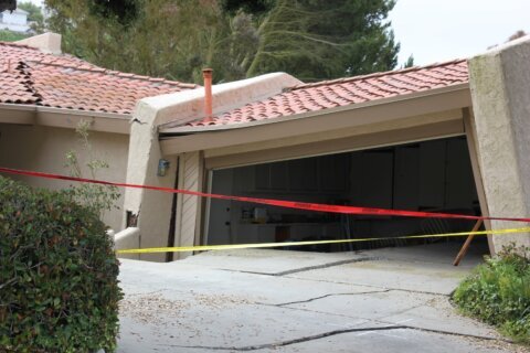 Landslide tears apart luxury homes on Southern California's Palos Verdes Peninsula