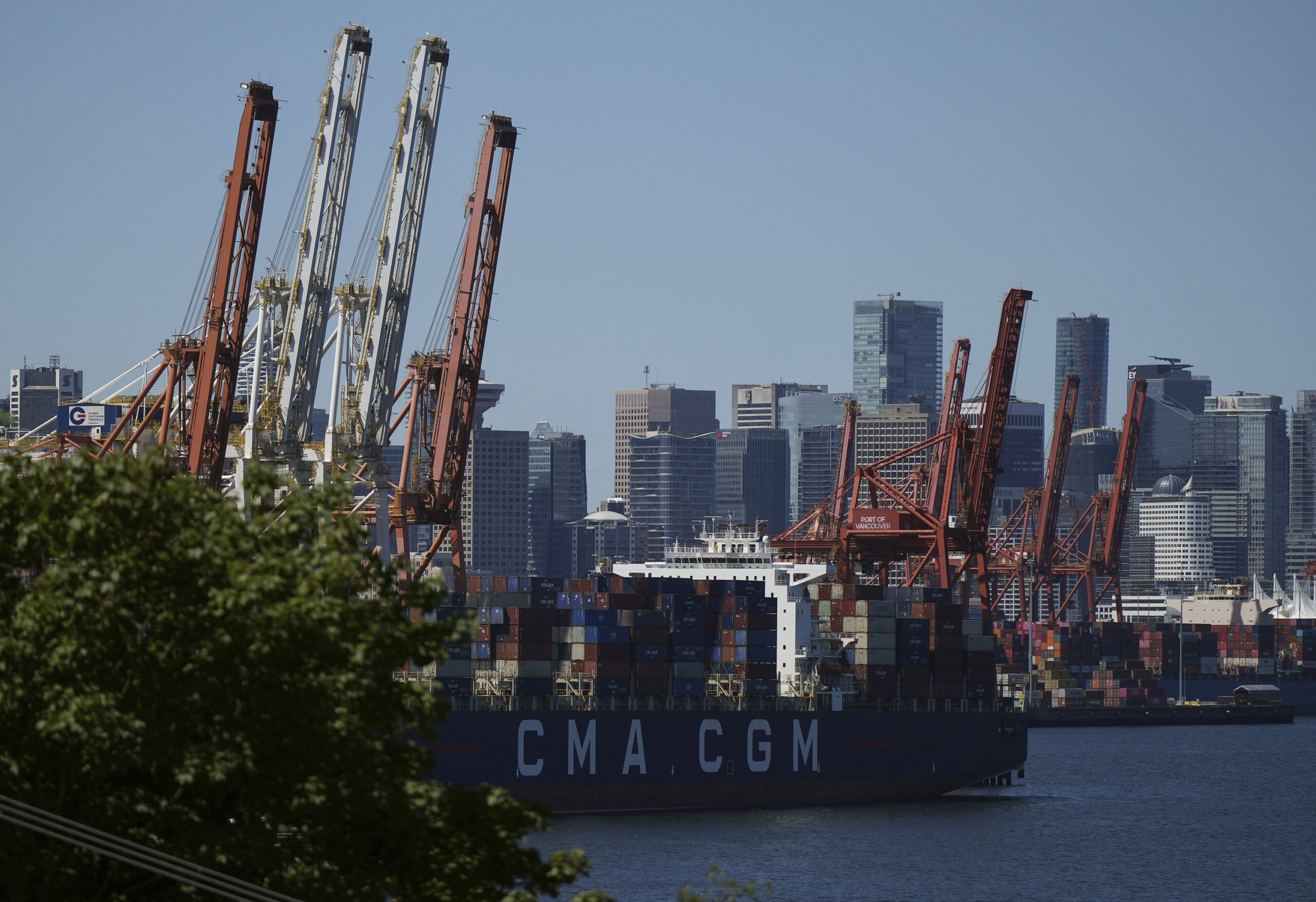 Union in Canadian province of British Columbia rescinds port strike