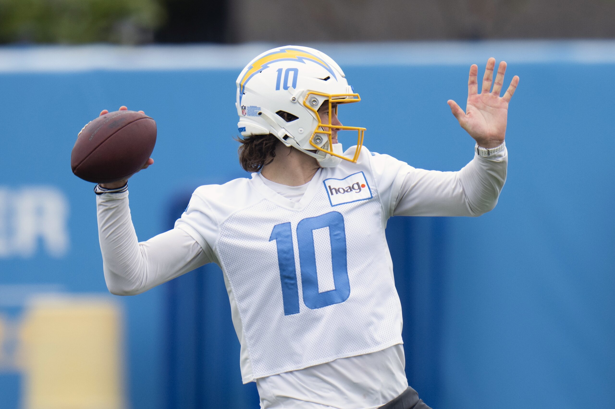 Chargers, QB Justin Herbert Agree To 5-year Extension Worth $262.5 ...