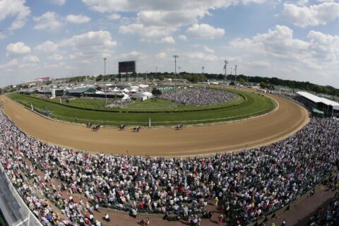 Churchill Downs to resume racing at fall meet with no changes after horse deaths