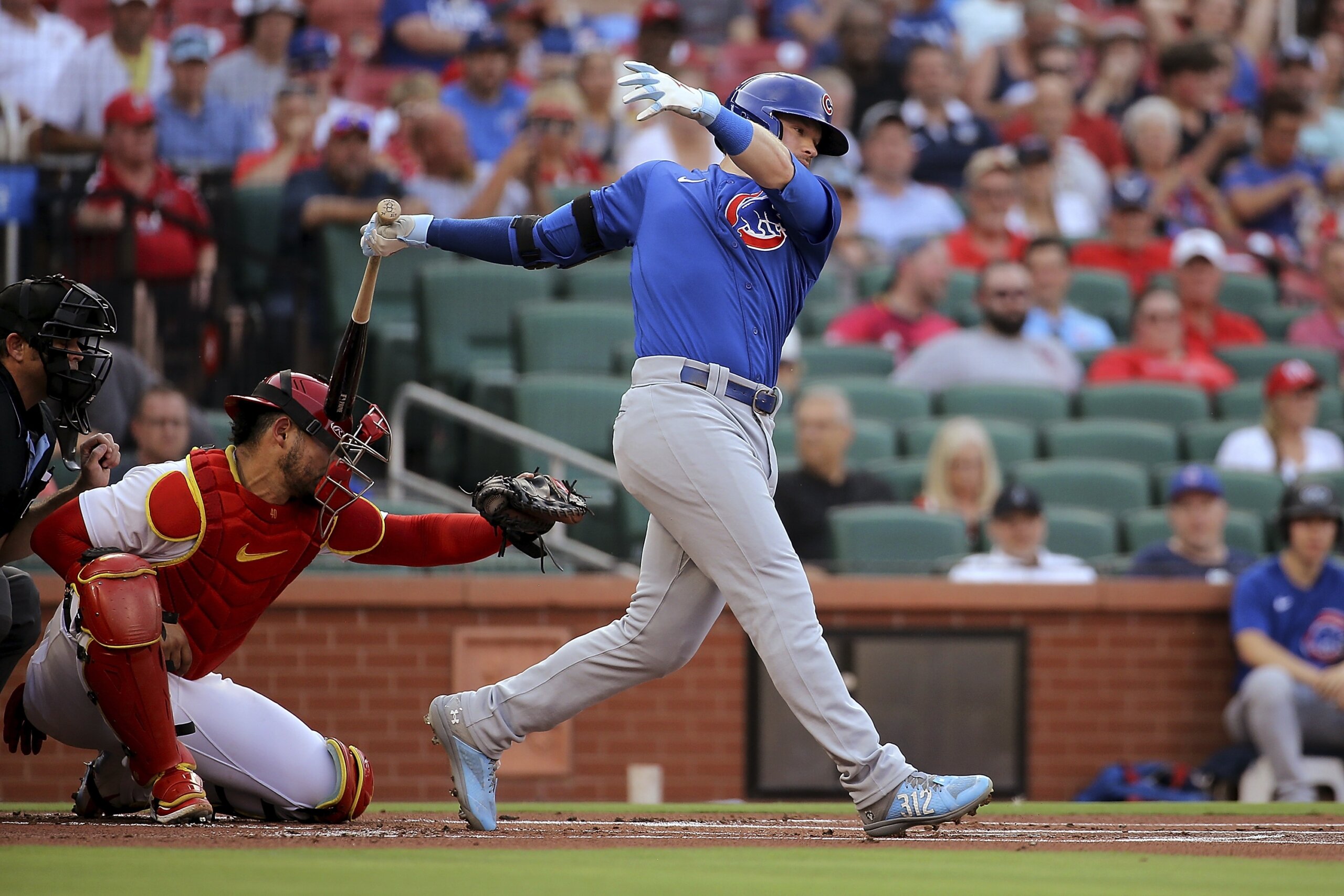 What happened to Willson Contreras? Cardinals catcher removed from