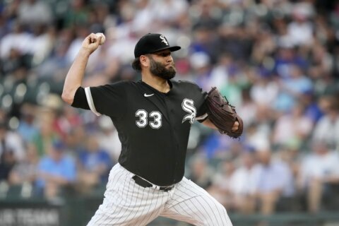 White Sox play the Guardians leading series 2-1