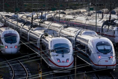 Mediators put forward a proposal to end a lengthy German railway pay dispute