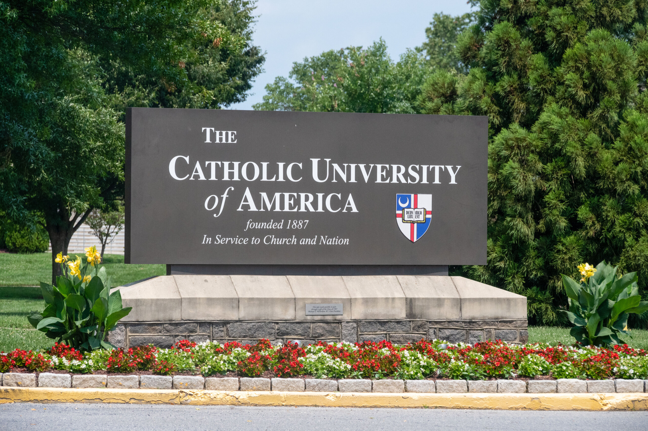 天主教大学增设新办公室，增加安全层级