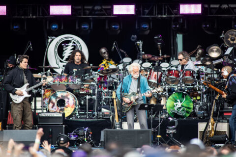 Grateful Dead comes back to life for final show of their final tour