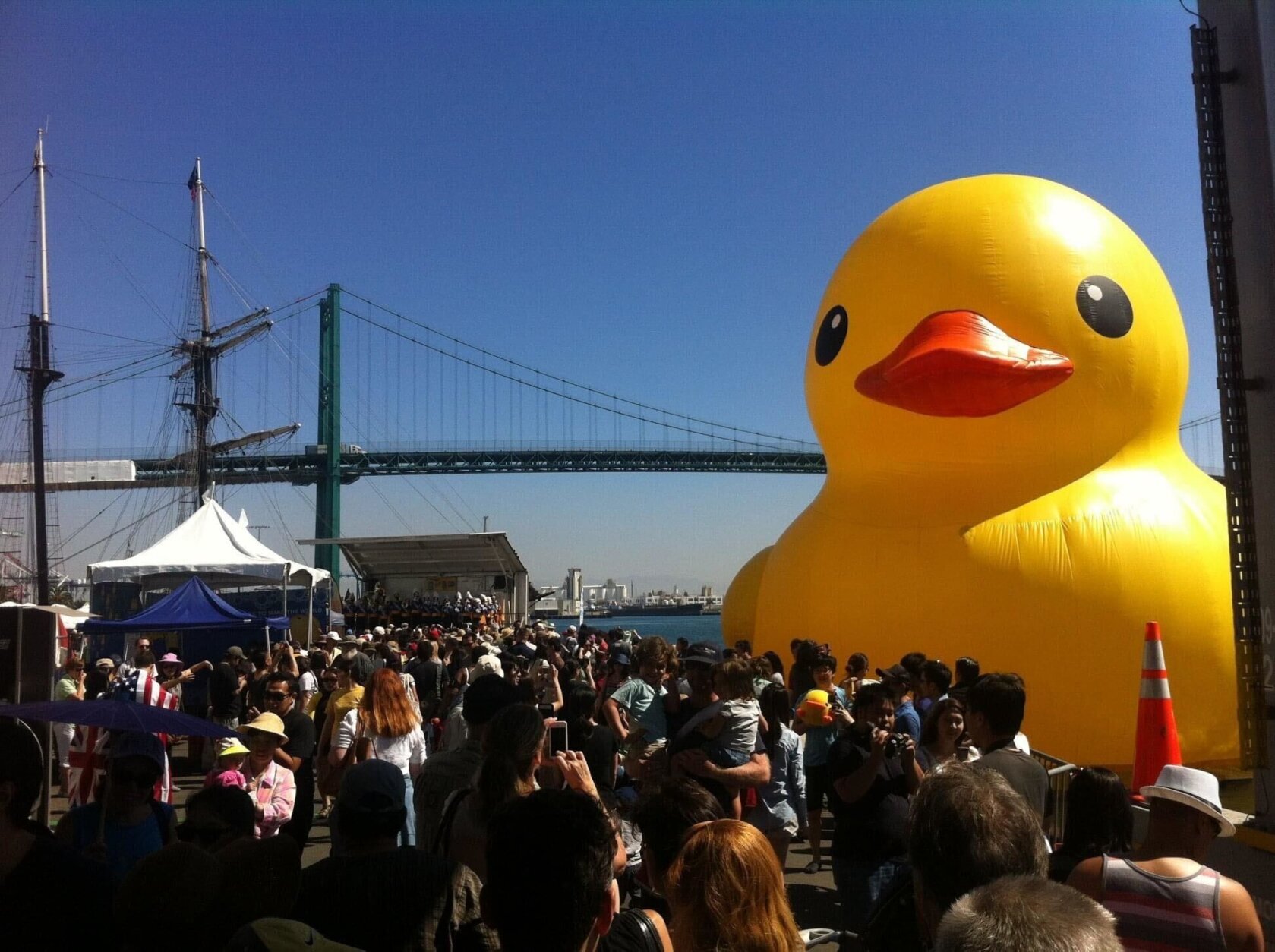 9 unsinkable rubber duckie facts, Articles