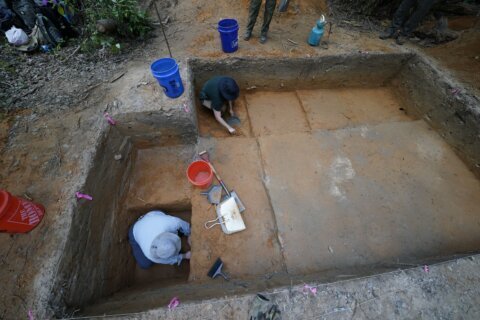 Archaeologists in Louisiana save artifacts 12,000 years old from natural disasters and looters