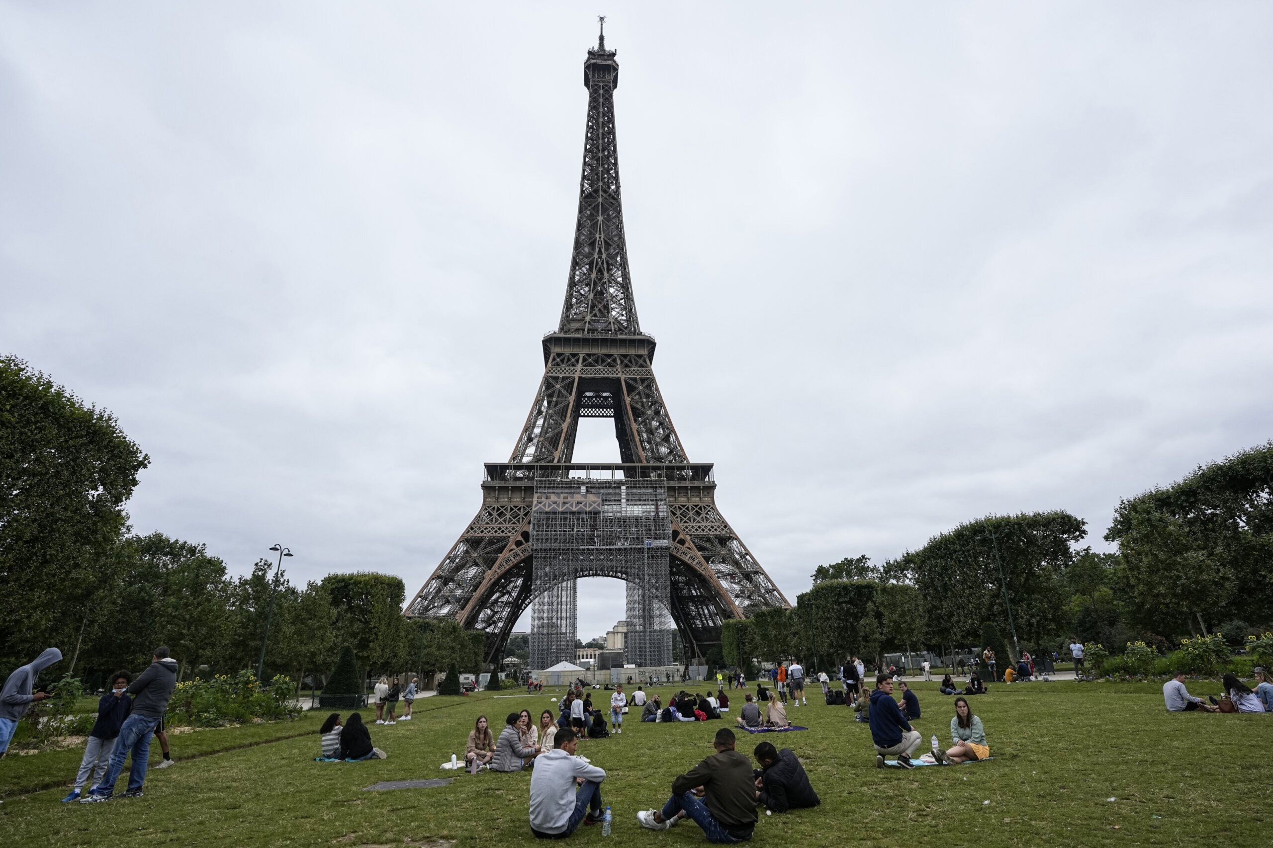 The Eiffel Tower - Tourism & Holiday Guide