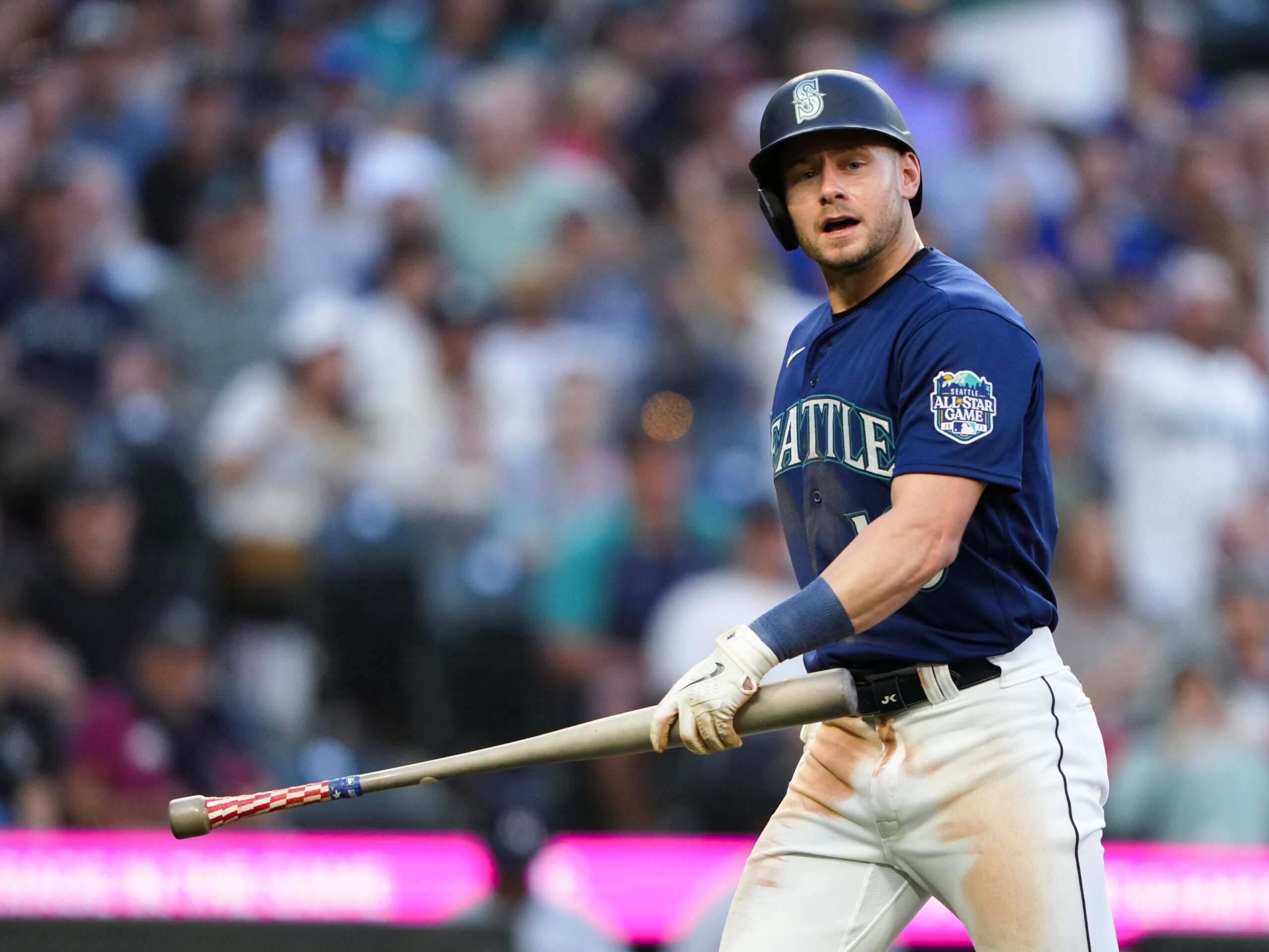 Mariners place Ray on 15-day IL with flexor strain