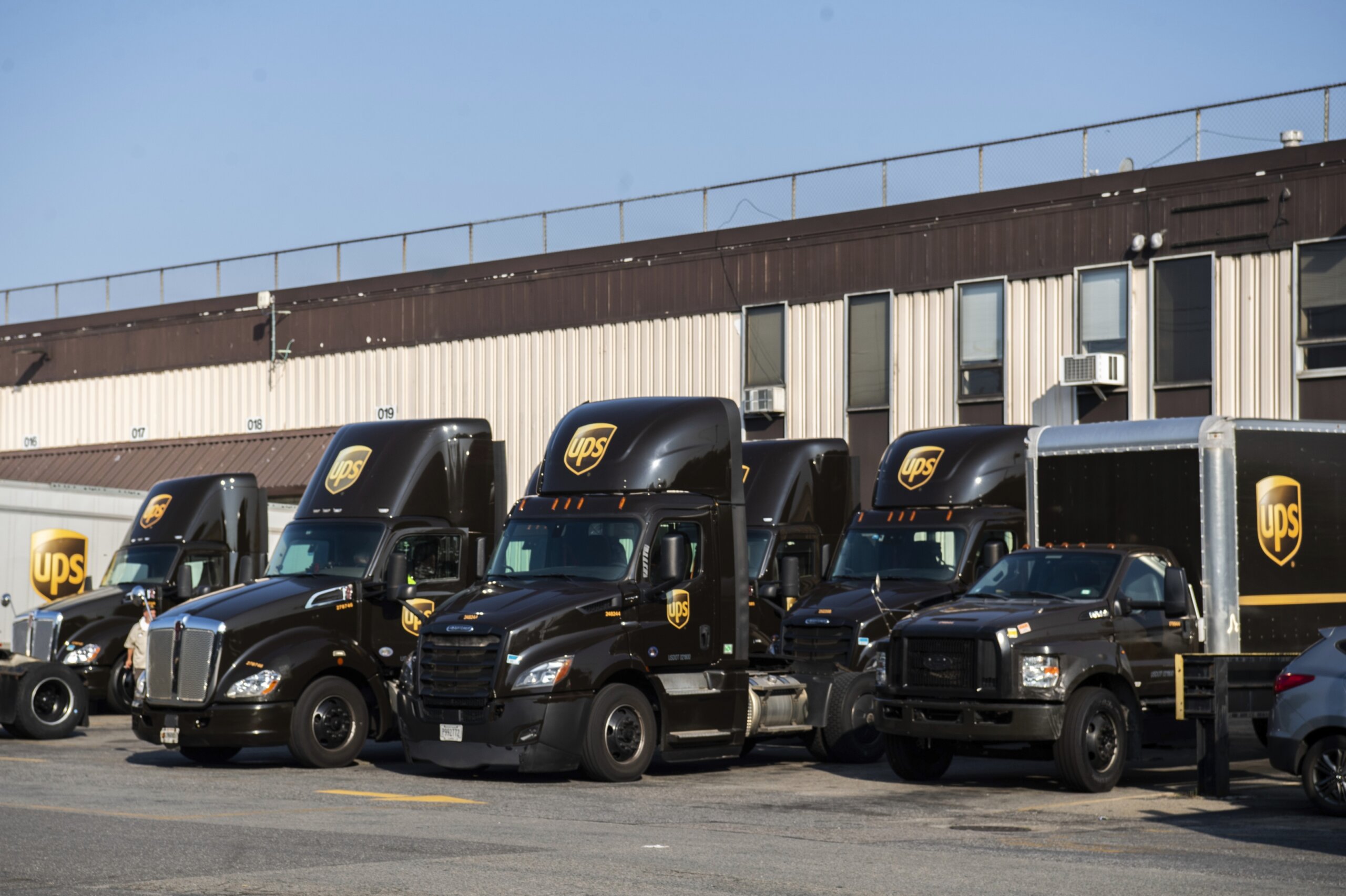 UPS lowers 2023 revenue outlook citing labor deal with 340,000