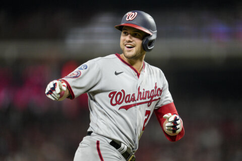 Thomas homers twice, lifts Nationals past Reds 6-3