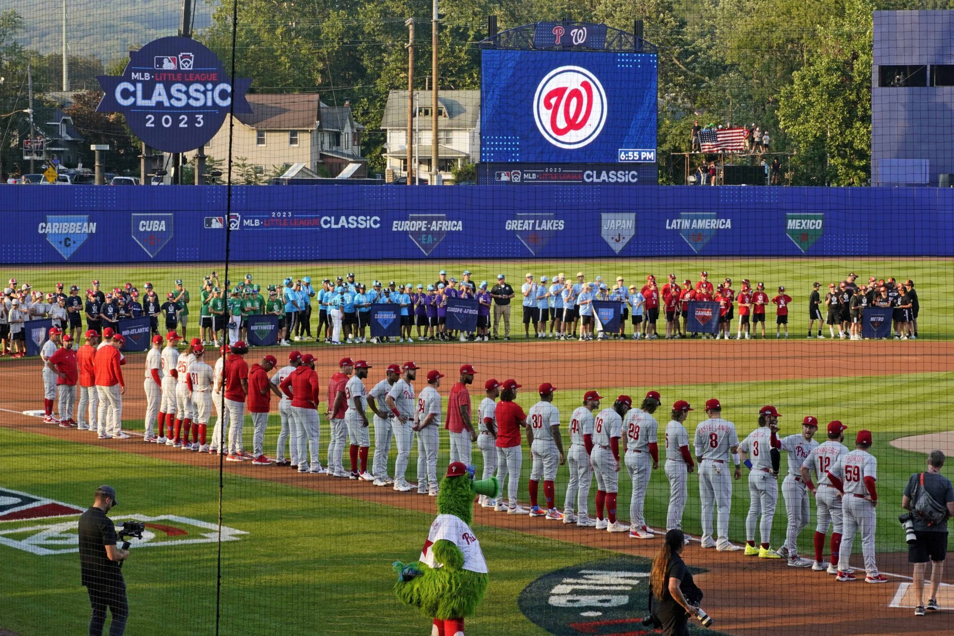 Little League Classic: Nationals hold on to beat Phillies 4-3 in