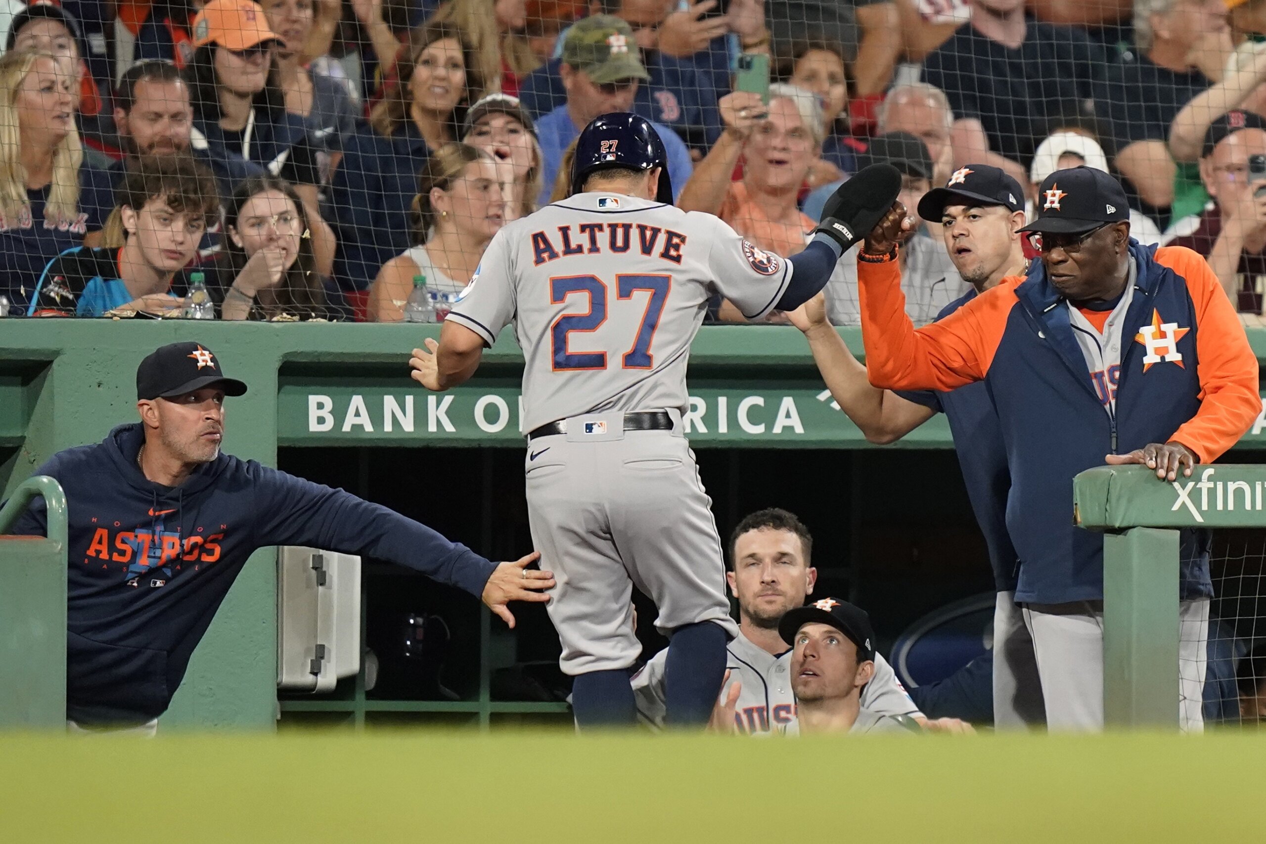 How Jose Altuve Got to 200 Hits