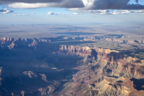 Grand Canyon hiker dies after trying to walk from rim to rim in a single day