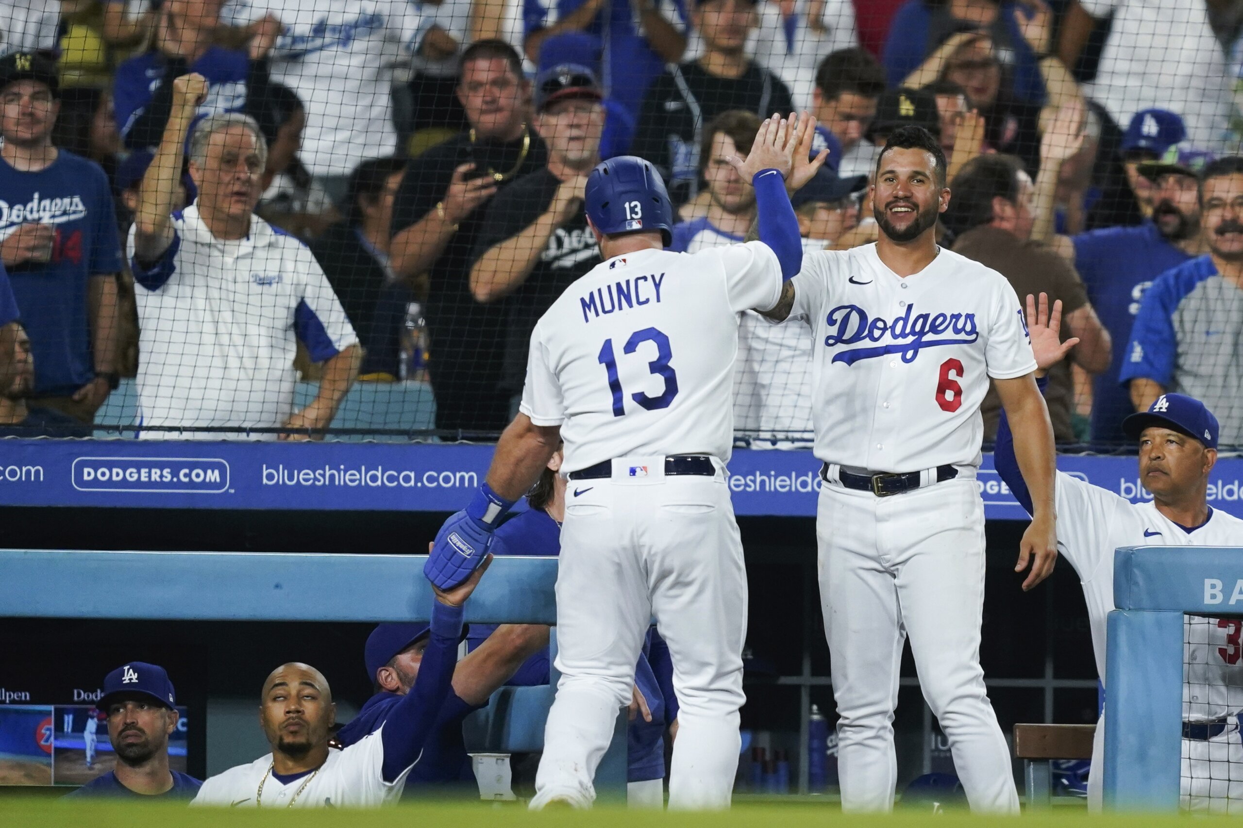 Dodgers win 9th in a row with 6-2 victory over Brewers in matchup of NL ...