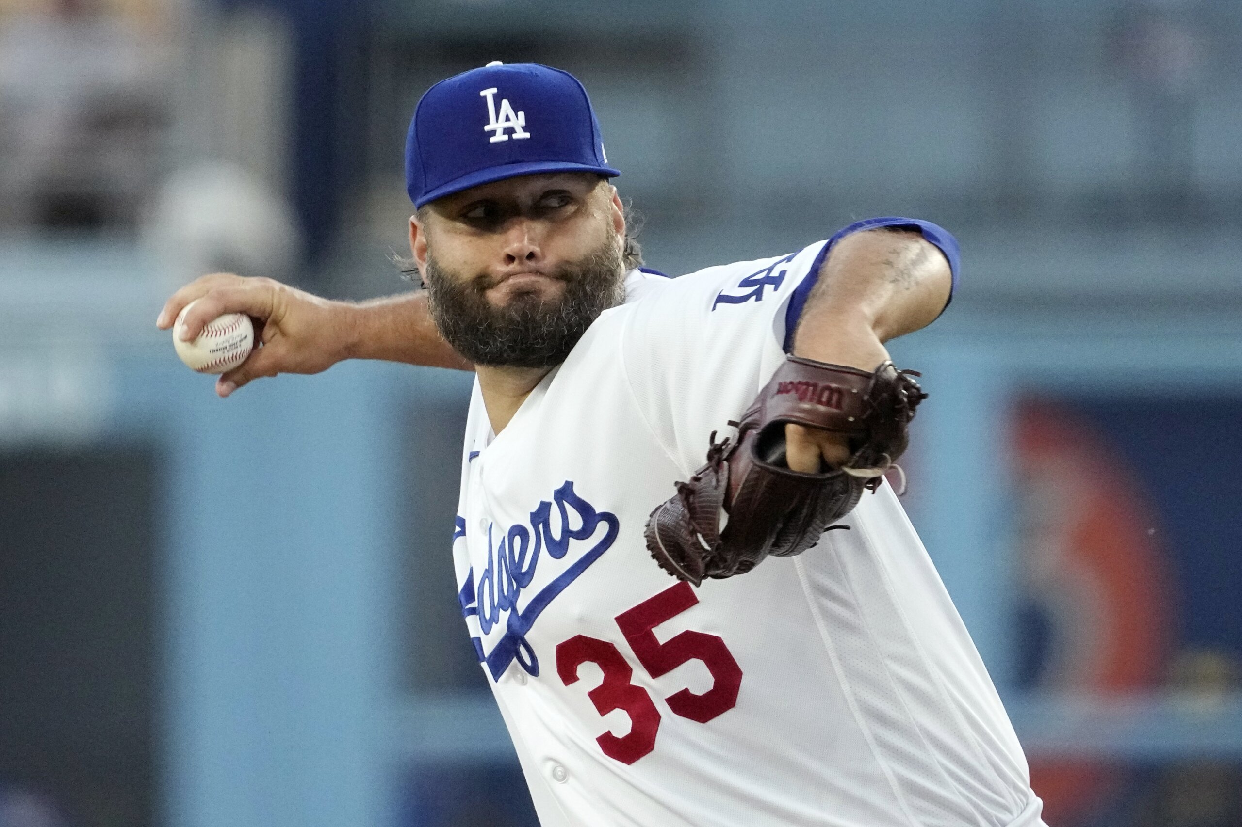 Dodgers beat Brewers 1-0 for 11th straight victory