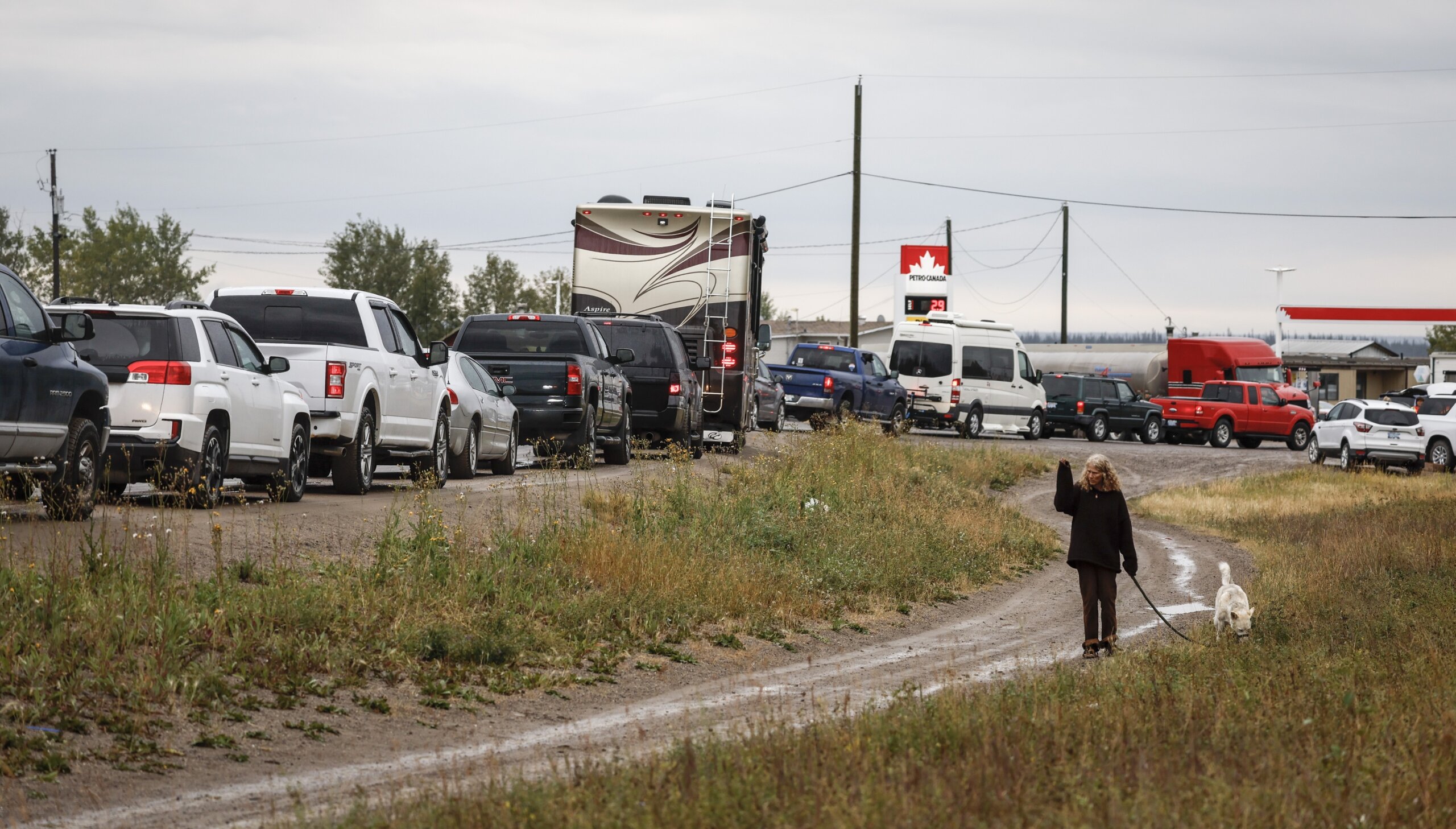 City Empties As Thousands Flee Wildfire Burning Near Capital Of Canadas Northwest Territories 8121