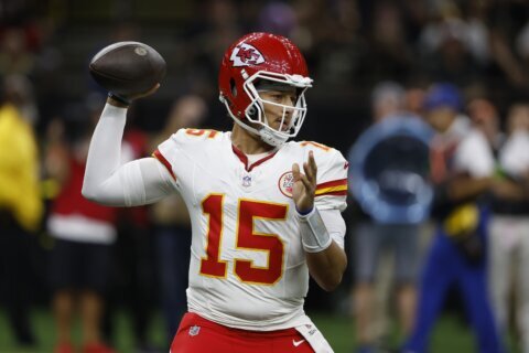 Chiefs to play Patrick Mahomes and other starters for first half against Arizona