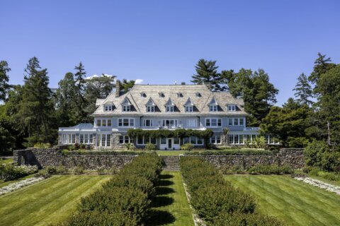 Home on Long Island Sound in Greenwich, Connecticut sells for almost $139 million