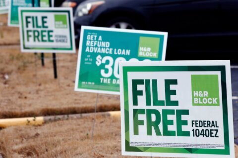 Democrats accuse tax prep firms of undermining new IRS effort on electronic free file tax returns